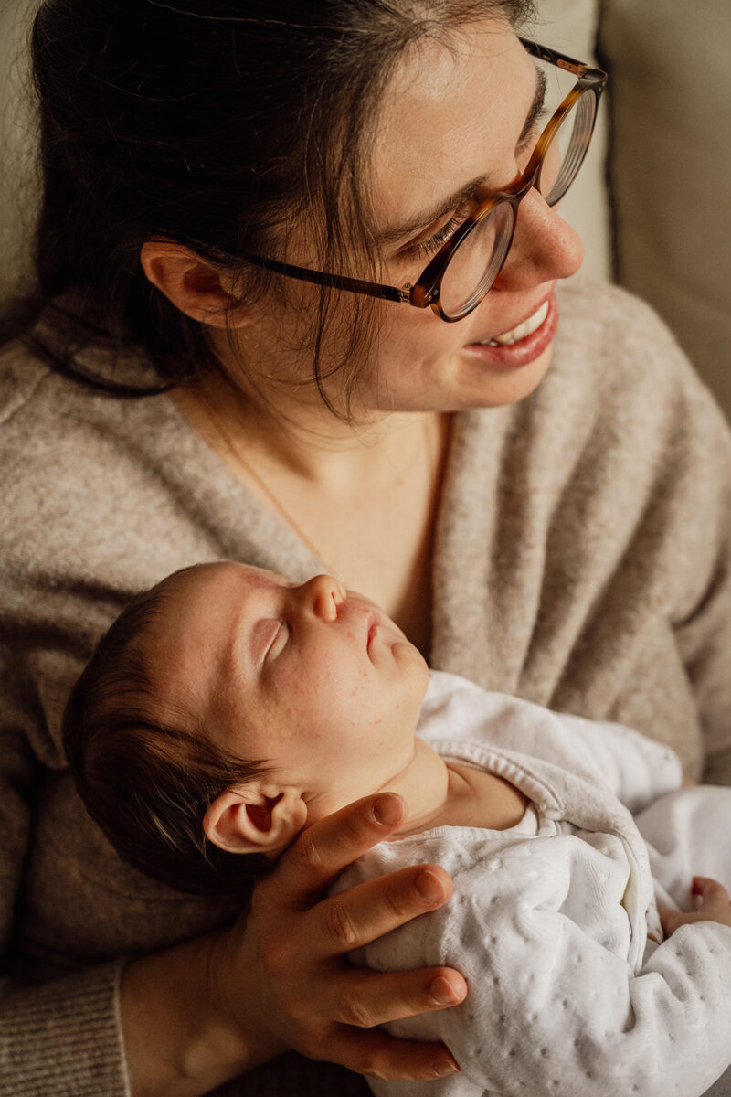 Séance photo naissance - maman et son bébé