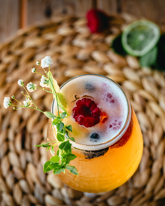 Atelier mocktail au thé avec fleurs et fruits dégustation shooting professionnel photographe Sélestat